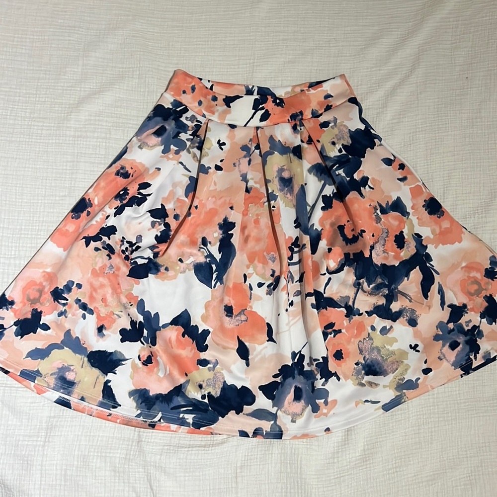 Flowered Pleated Skirt